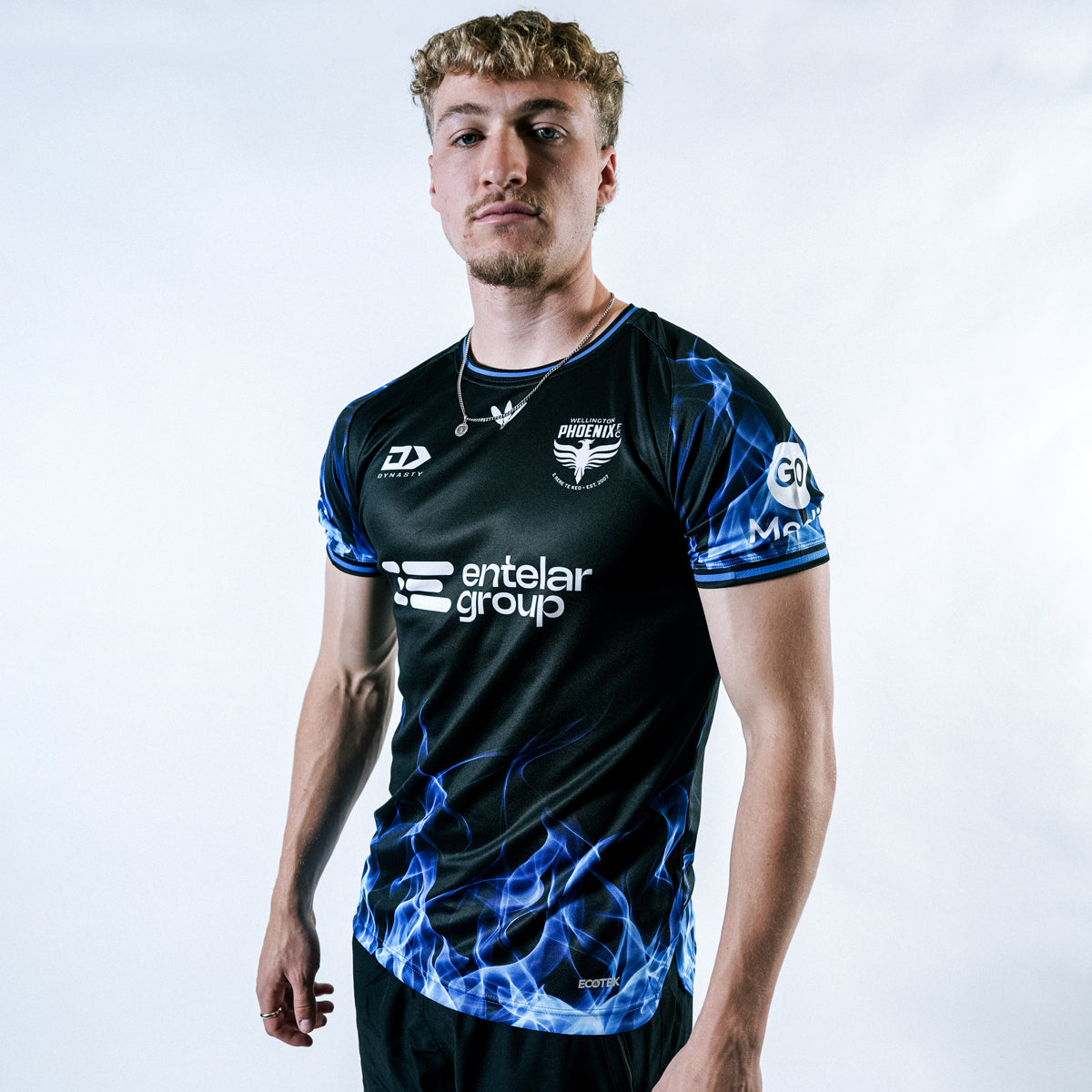 25/26 Wellington Phoenix Adults Walkout Tee - Black